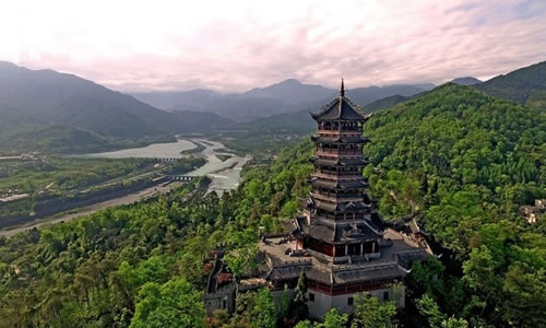 Dujiangyan and Qingcheng Mountain Tour: Combining Culture and Scenery