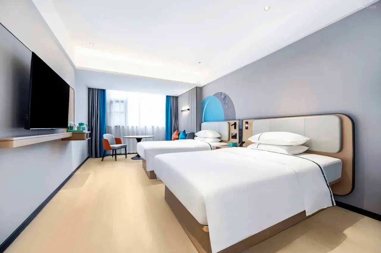 City-Comfort-Inn-Hotel-01