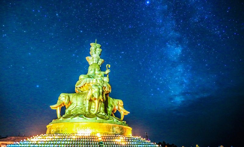 Golden-Buddha-01 Golden-Buddha-01