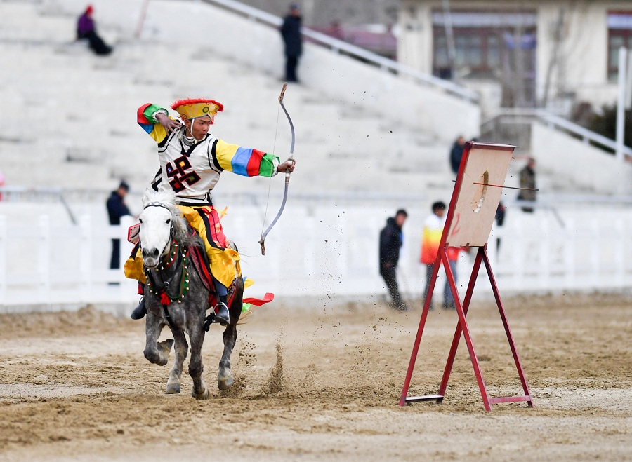 Horse-Racing-Festival-01 Horse-Racing-Festival-01