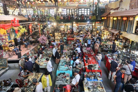 Huaxiba-Antique-Market