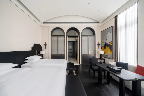 Louis-Castle-Sycamore-Hotel-1