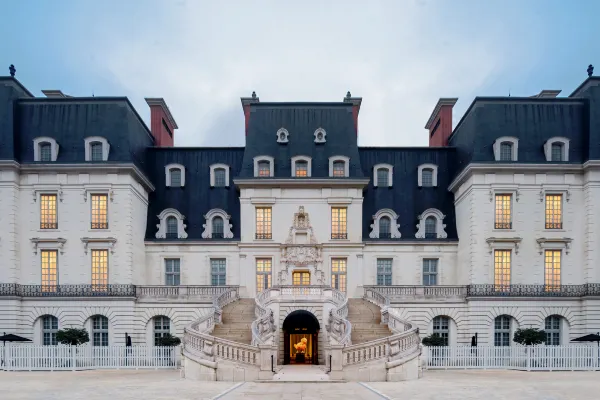Louis-Castle-Sycamore-Hotel